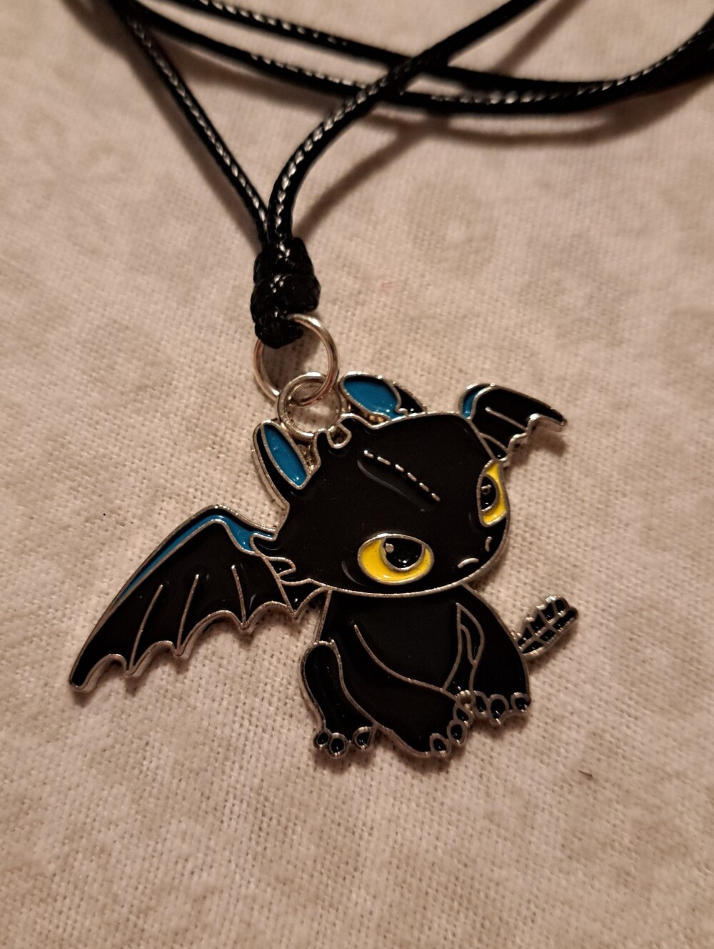 Toothless Adjustable Rope Necklace - Picture 5 of 7